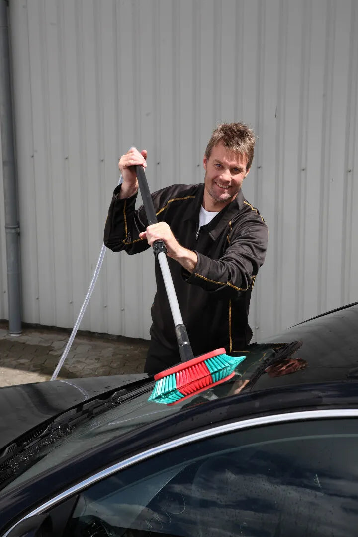 Vikan Vehicle Brush Waterfed 270mm Soft Split Black